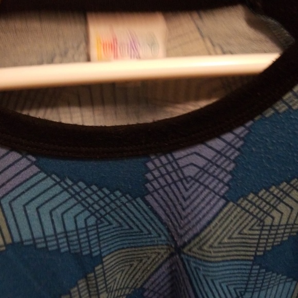 LLuLaRoe Randy tee - Picture 3 of 3